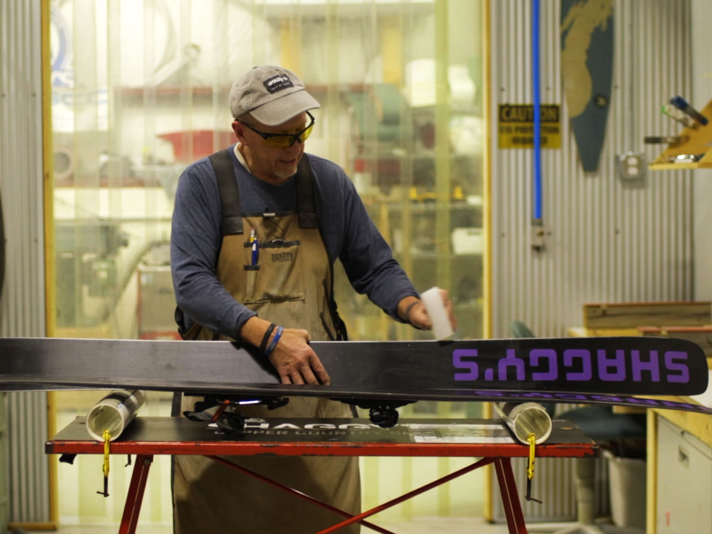 Video: How to Store Skis for the Summer