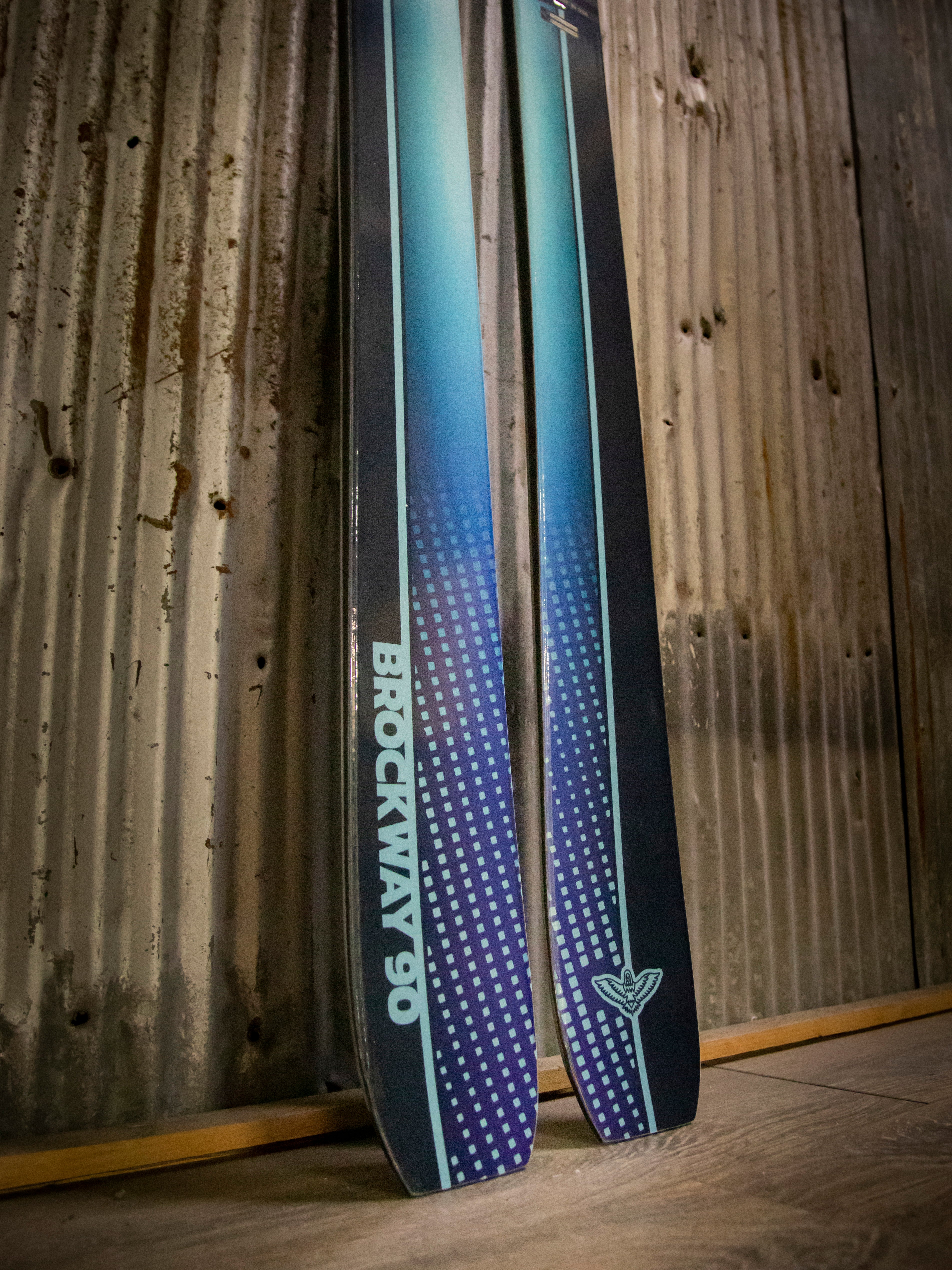 Brockway 90 - 174 cm (Pre-Built) Metallic Pinstripe