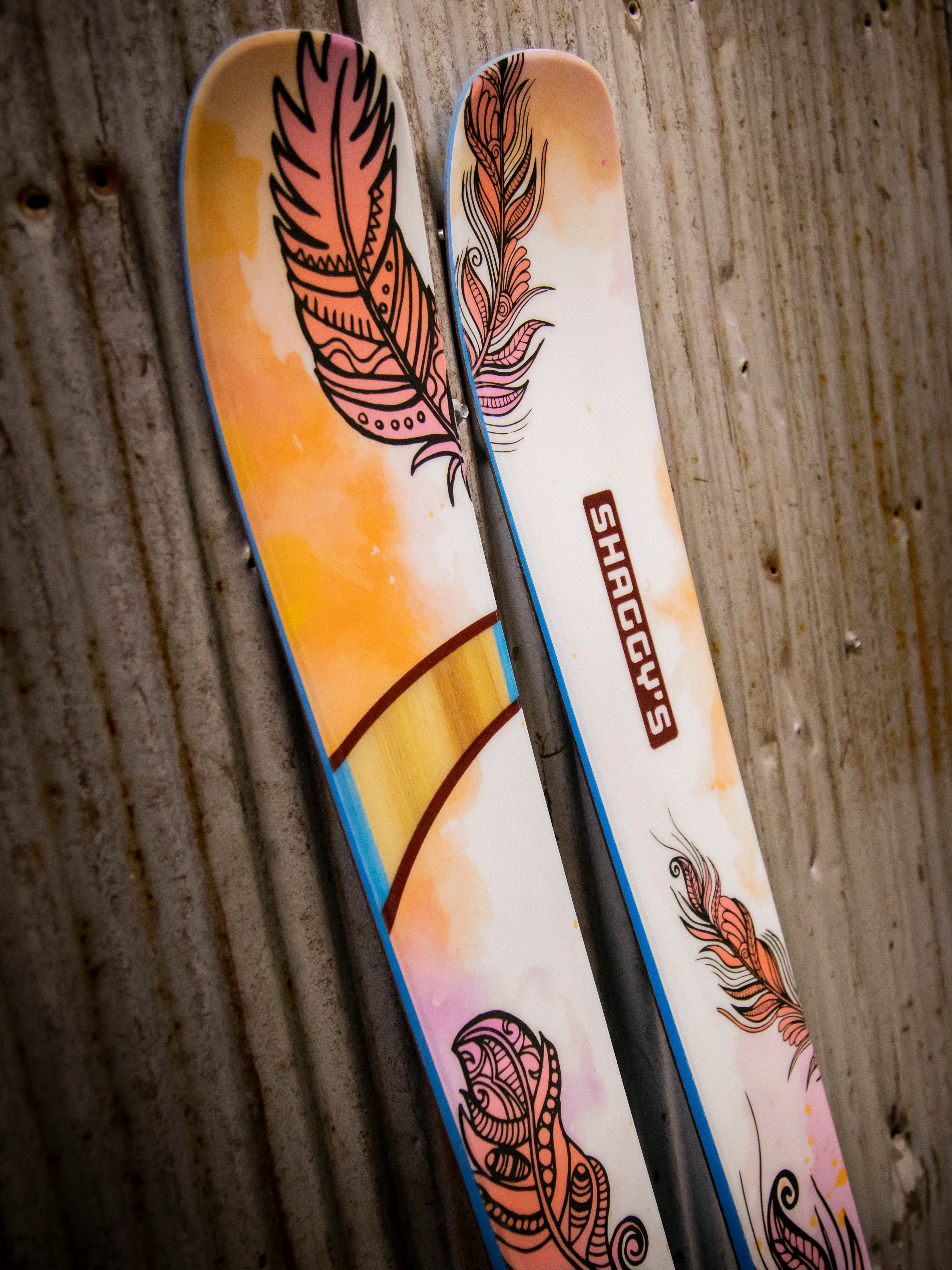 Belle 90 - Pink Feathers