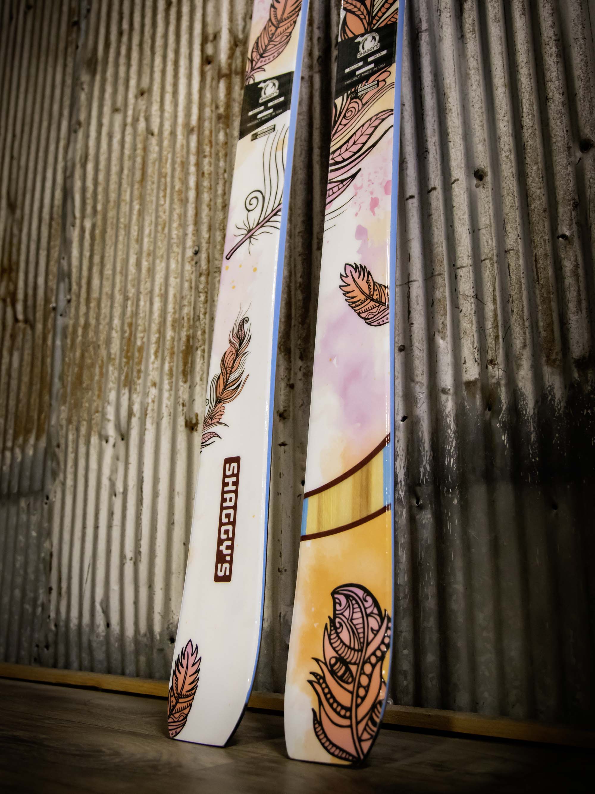 Belle 90 - Pink Feathers