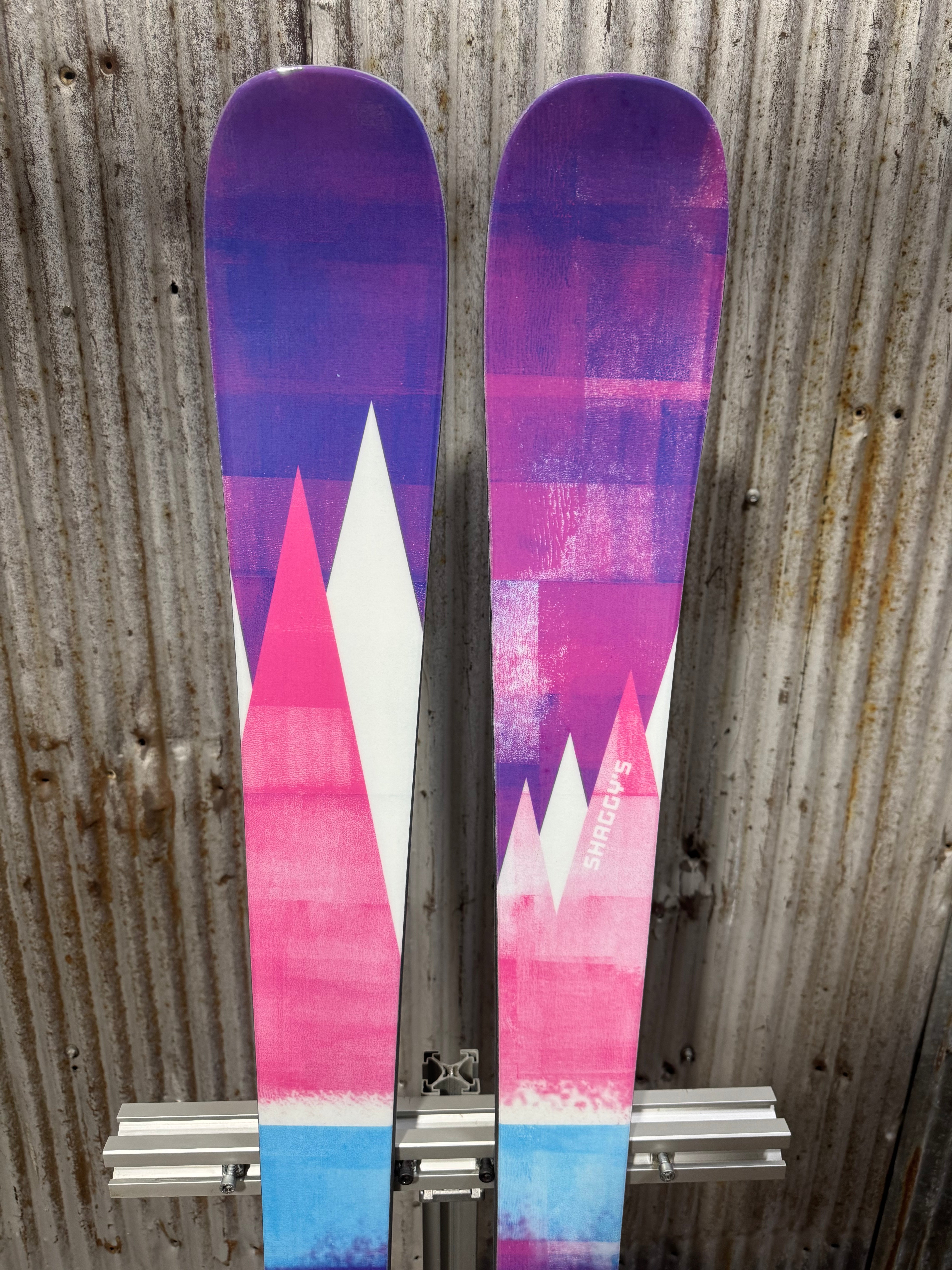 Belle 80 - 150 cm (Pre-Built Custom) Pink Peaks