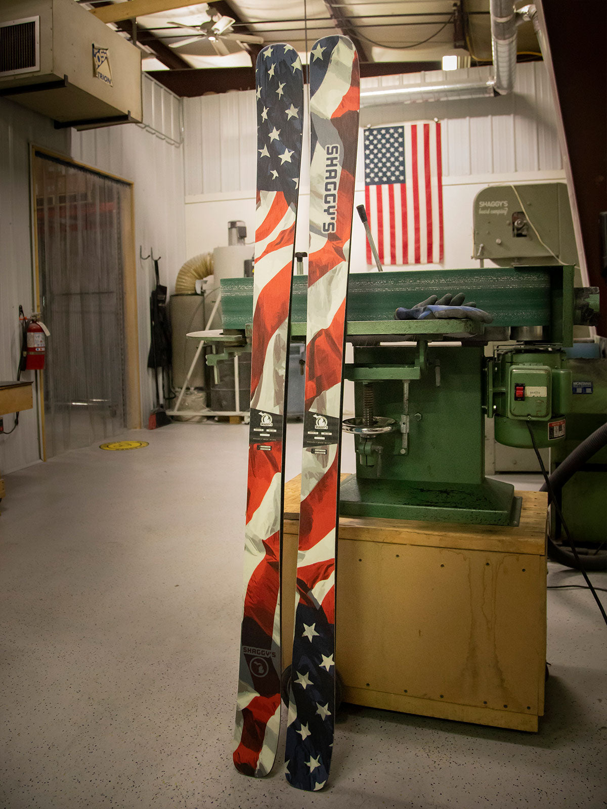 Limited Edition America! Skis