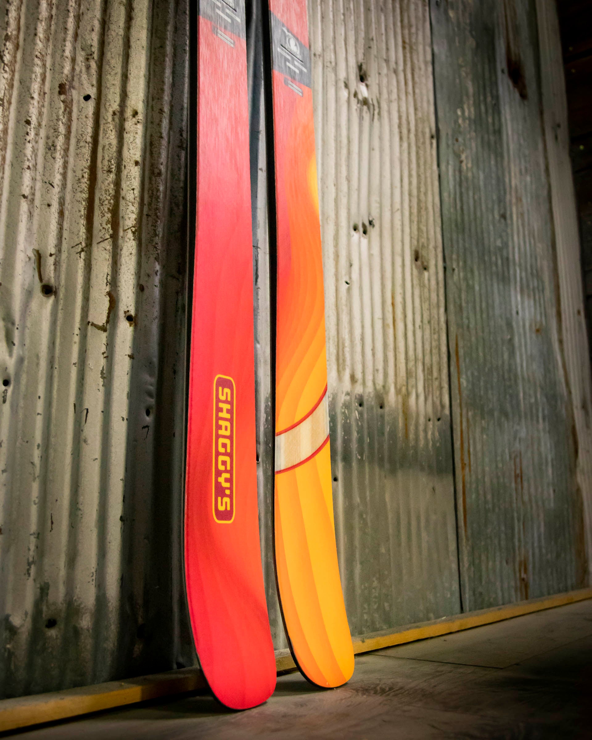 Medora 85 - Orange Waves