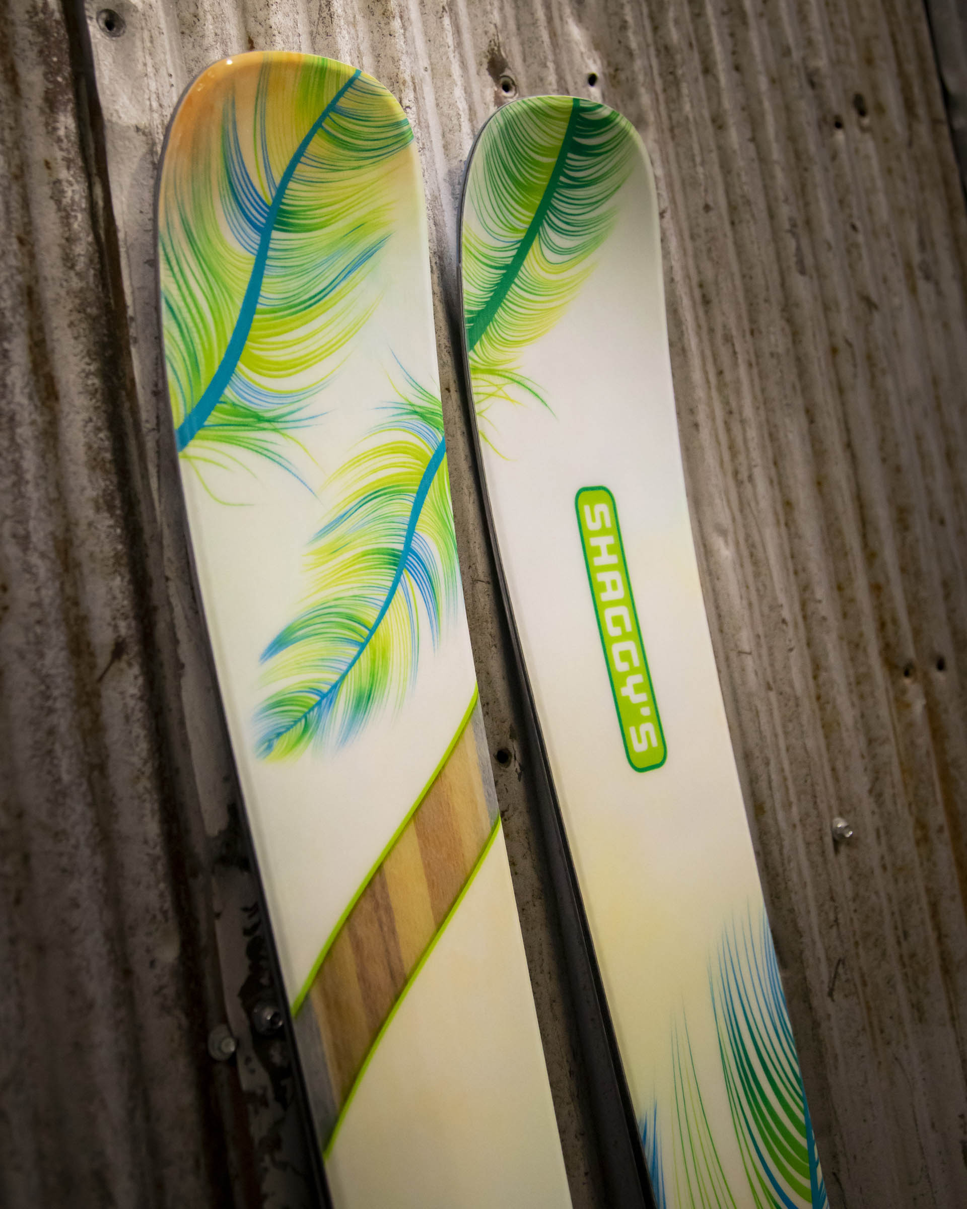 Medora 95 - Green Feathers